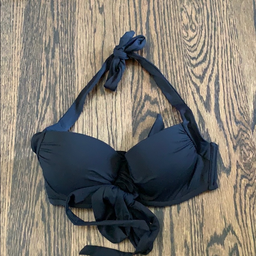 Victoria’s Secret bikini top